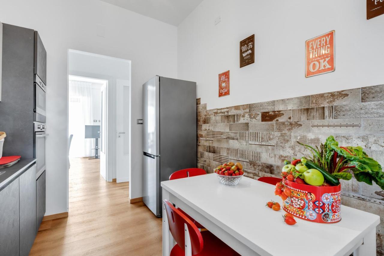 Residenza Dei Poeti - Roomy And Modern Flat Палермо Екстериор снимка