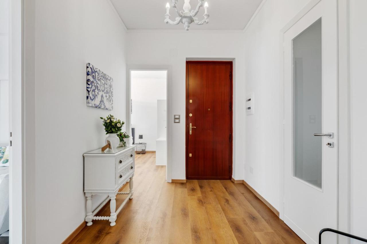Residenza Dei Poeti - Roomy And Modern Flat Палермо Екстериор снимка