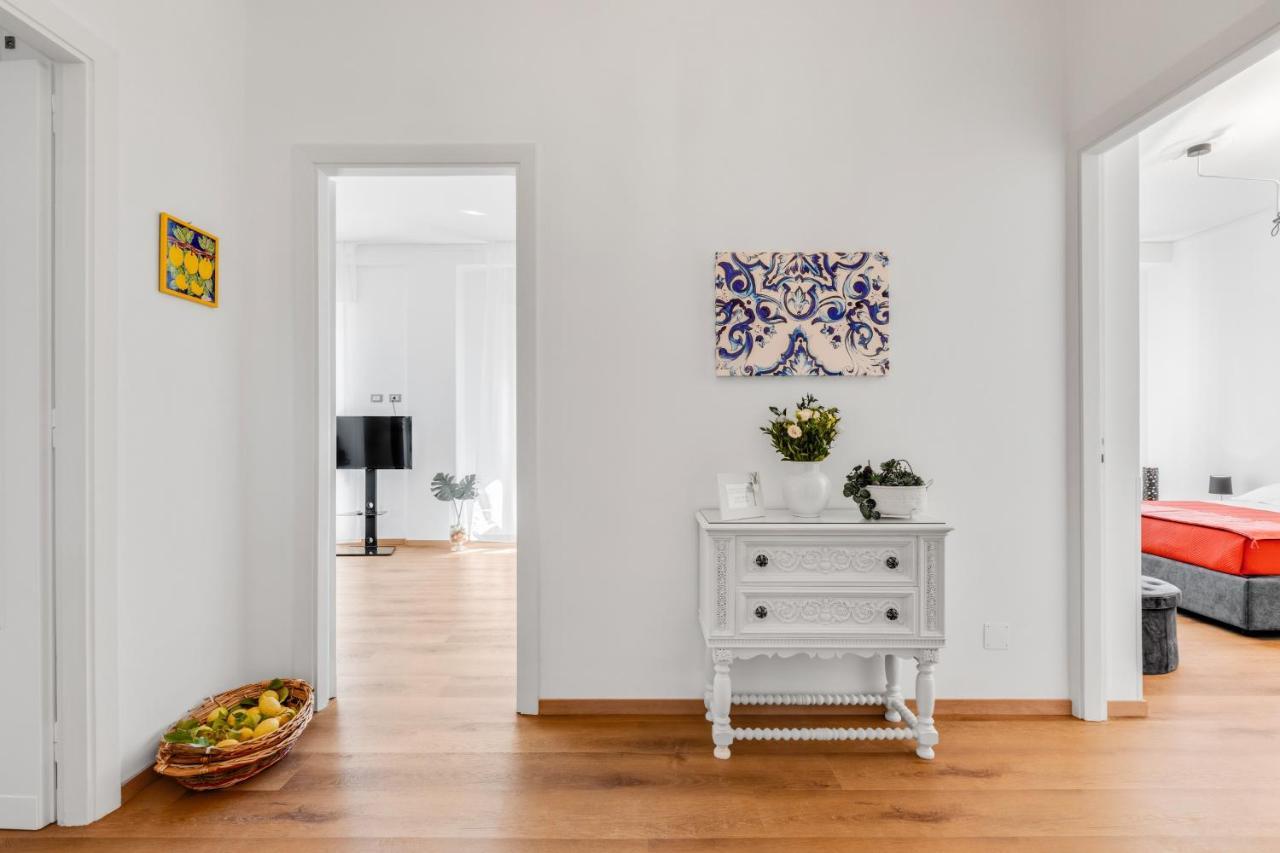 Residenza Dei Poeti - Roomy And Modern Flat Палермо Екстериор снимка