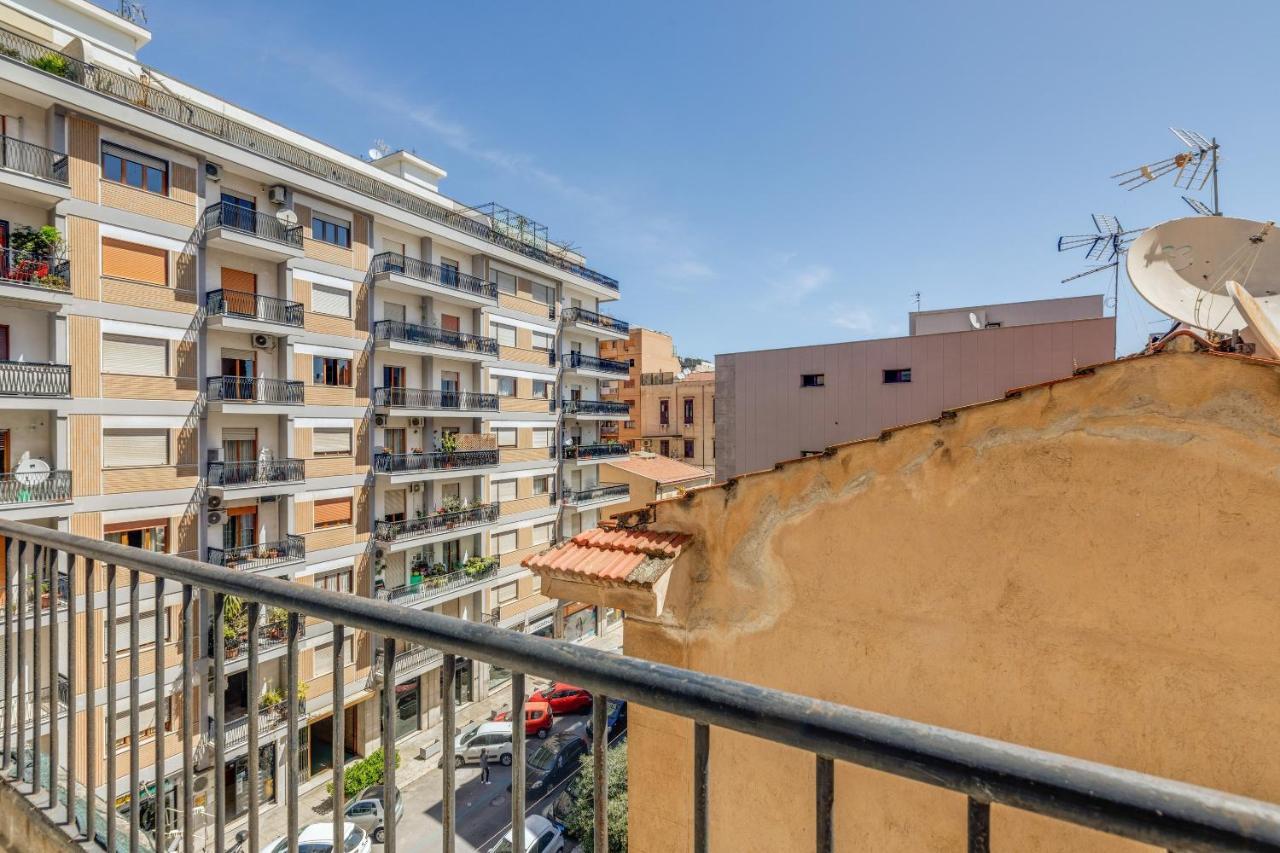 Residenza Dei Poeti - Roomy And Modern Flat Палермо Екстериор снимка