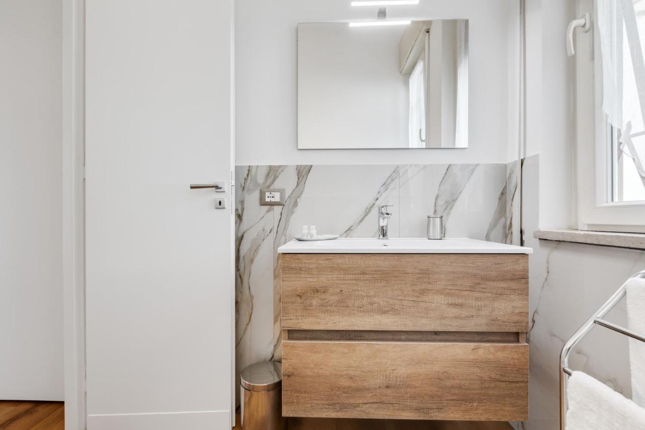 Residenza Dei Poeti - Roomy And Modern Flat Палермо Екстериор снимка